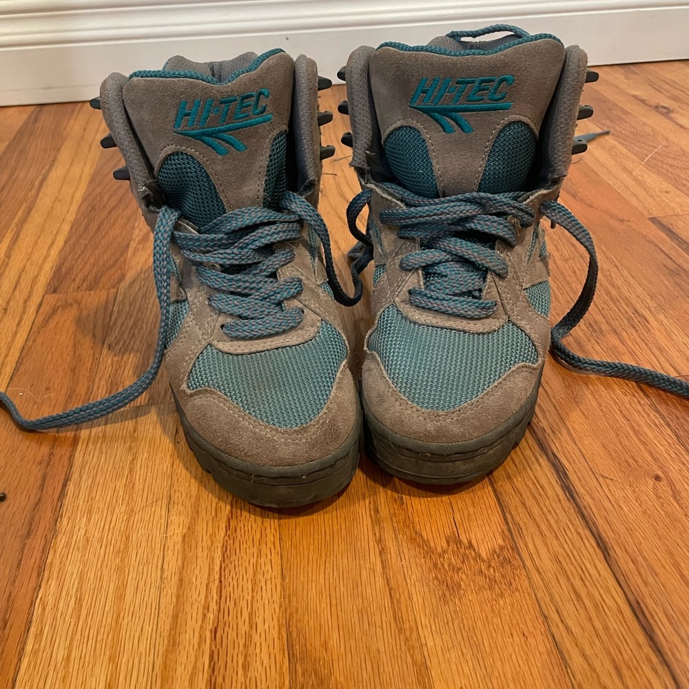 HI-TEC hiking boot size 6 women’s